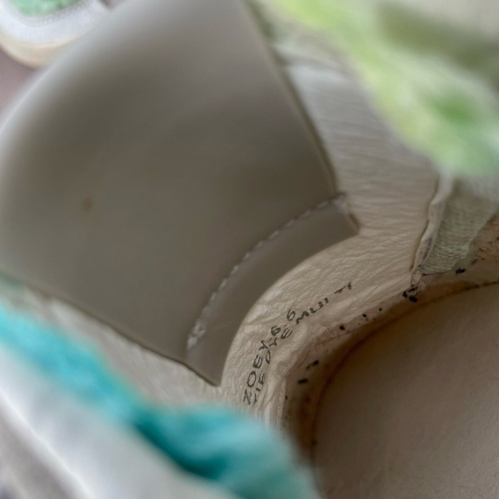 Vintage Havana Zoey Tie Die Plush White and Blue Sneakers Sz 8 - Picture 10 of 13